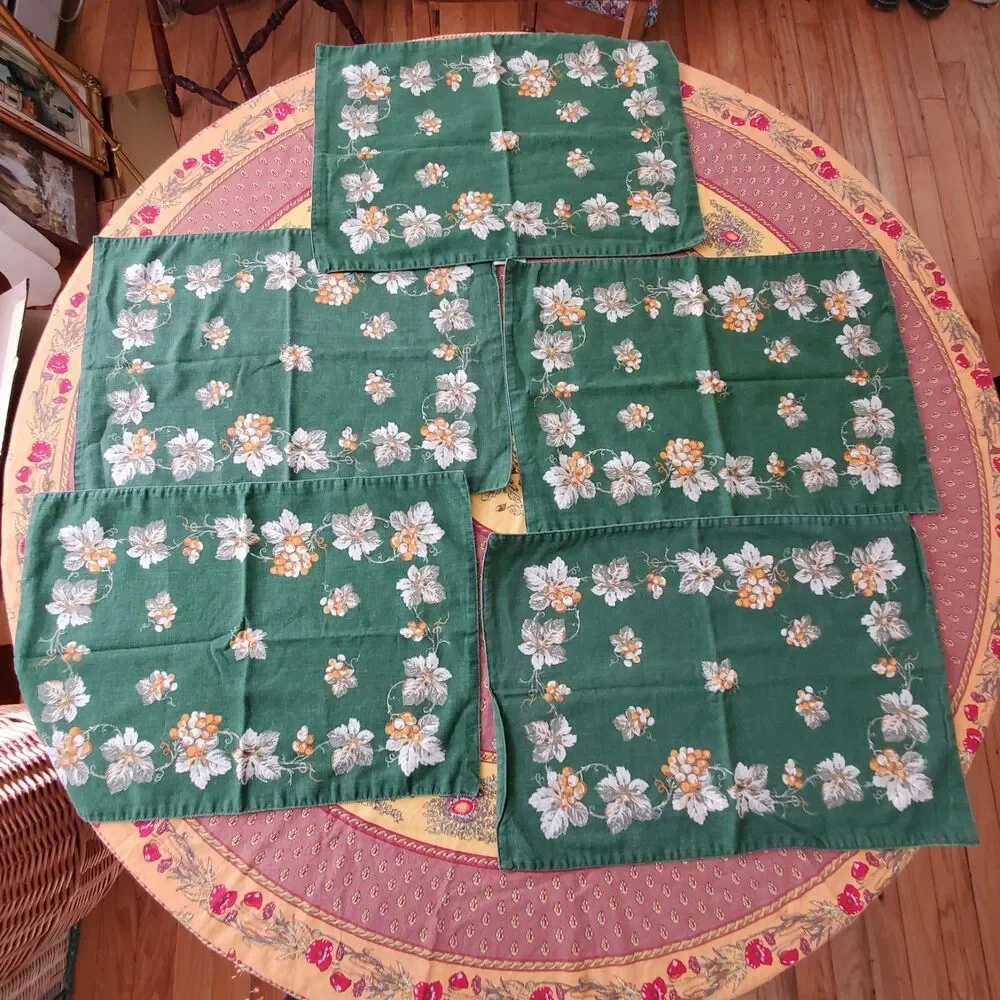 5 Williams Sonoma Placemats Grape Leaves Grapevine Leaf Tuscan Grapes Wine